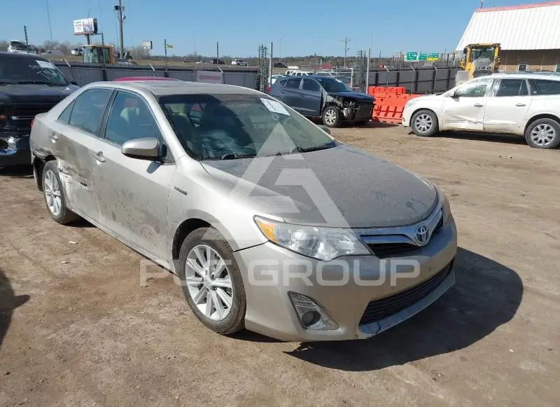 2013 Toyota CAMRY фото