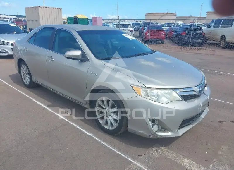 2013 Toyota CAMRY фото