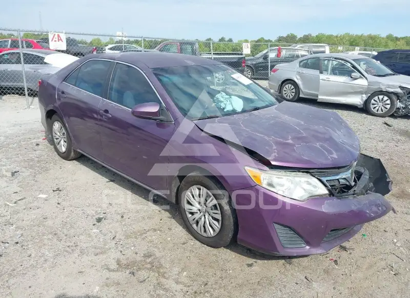 2013 Toyota CAMRY фото
