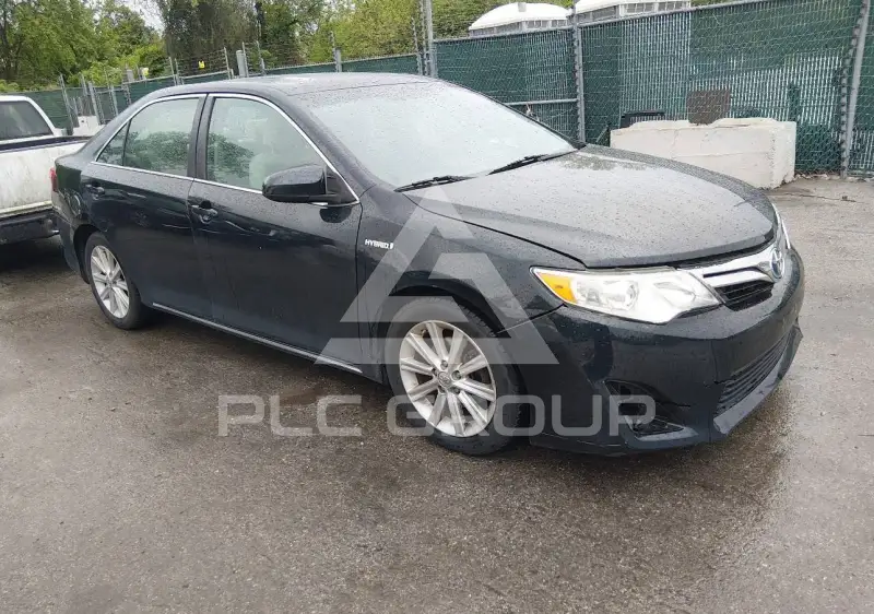 2013 Toyota CAMRY фото