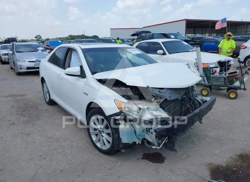 2013 Toyota CAMRY фото