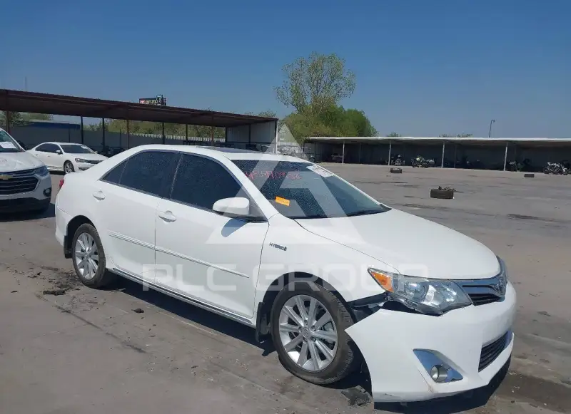 2013 Toyota CAMRY фото