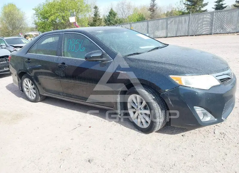 2013 Toyota CAMRY фото