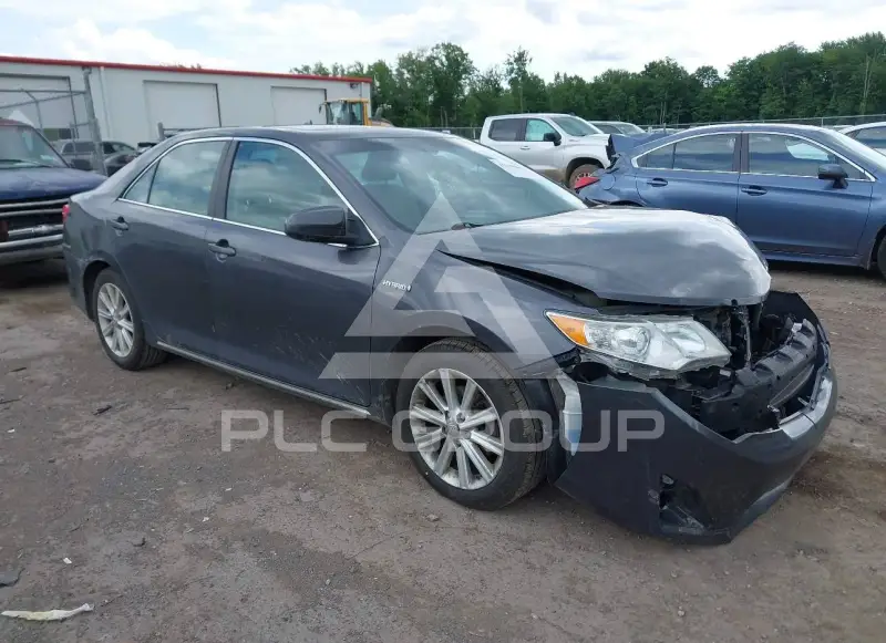 2013 Toyota CAMRY фото