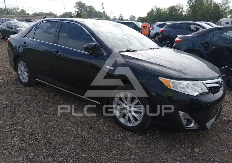 2013 Toyota CAMRY фото
