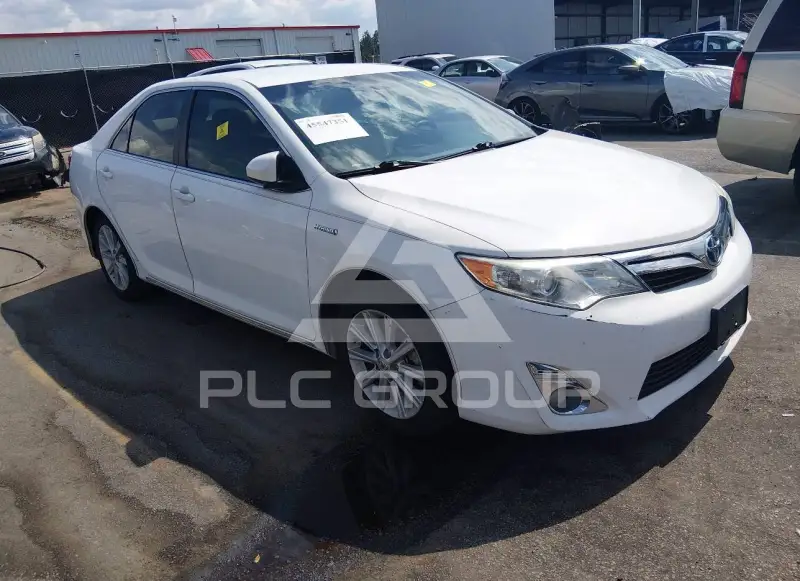 2013 Toyota CAMRY фото