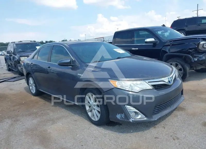 2013 Toyota CAMRY фото