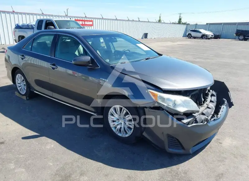 2013 Toyota CAMRY фото