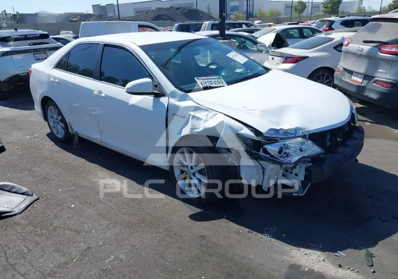 2013 Toyota CAMRY фото