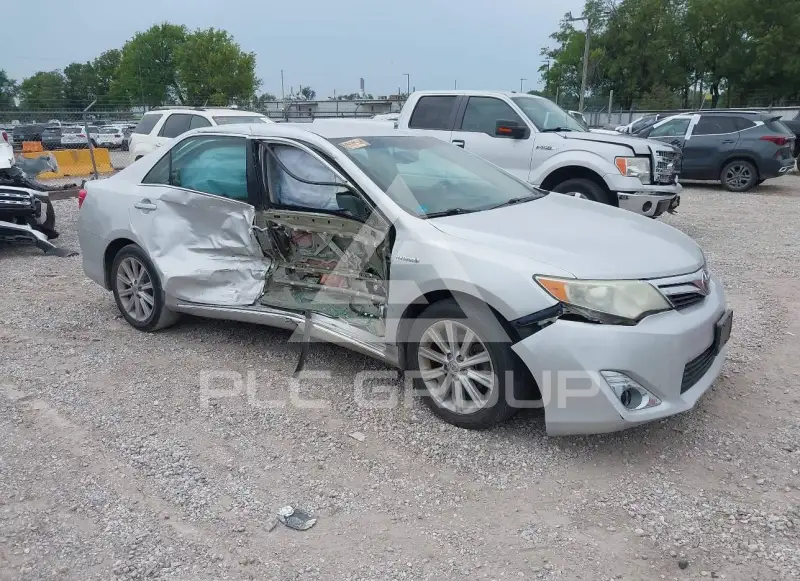 2013 Toyota CAMRY фото