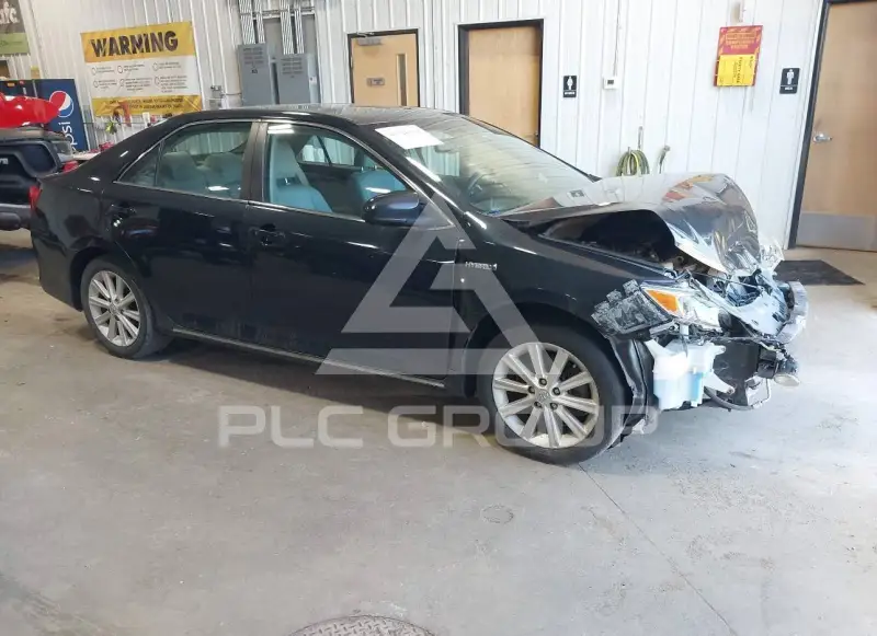 2013 Toyota CAMRY фото