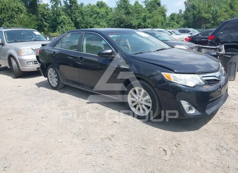 2013 Toyota CAMRY фото