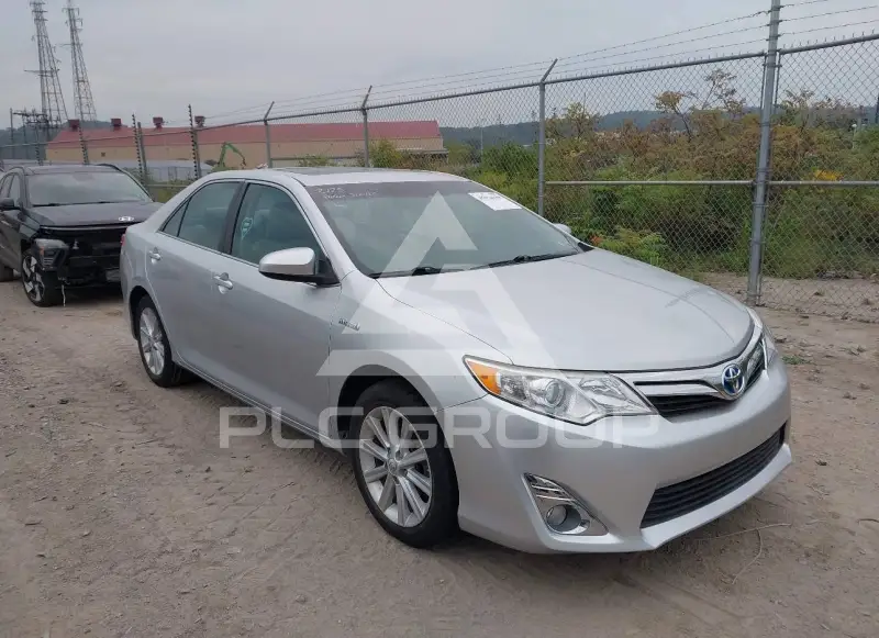 2013 Toyota CAMRY фото