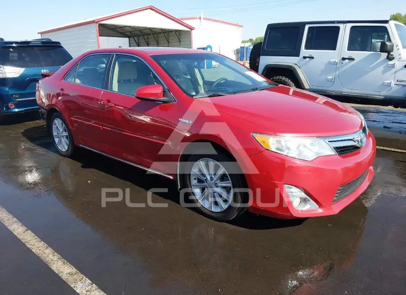 2013 Toyota CAMRY фото