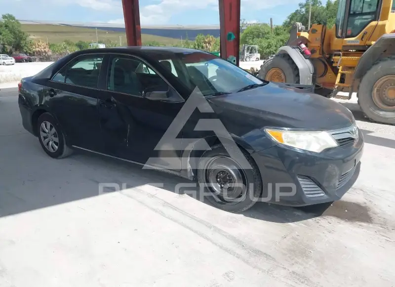2013 Toyota CAMRY фото