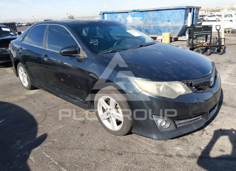 2013 Toyota CAMRY фото