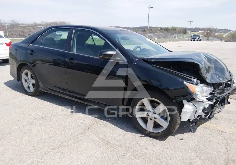 2013 Toyota CAMRY фото