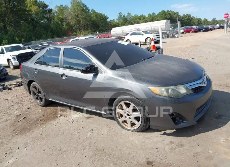2013 Toyota CAMRY фото