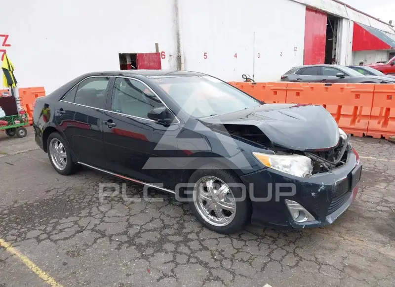 2013 Toyota CAMRY фото