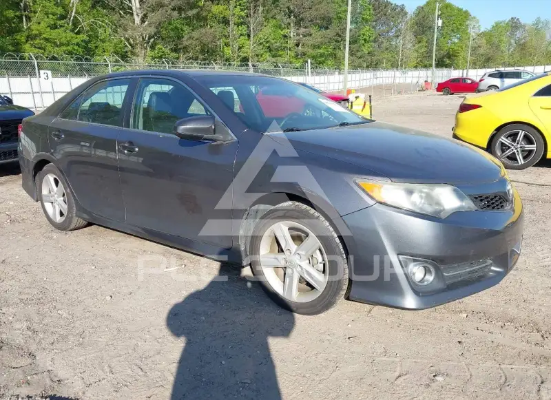 2013 Toyota CAMRY фото