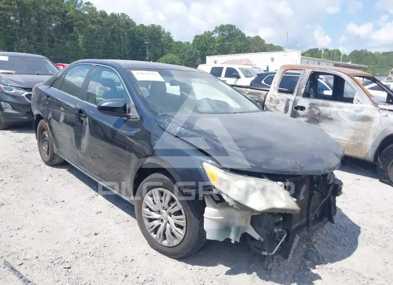 2013 Toyota CAMRY фото