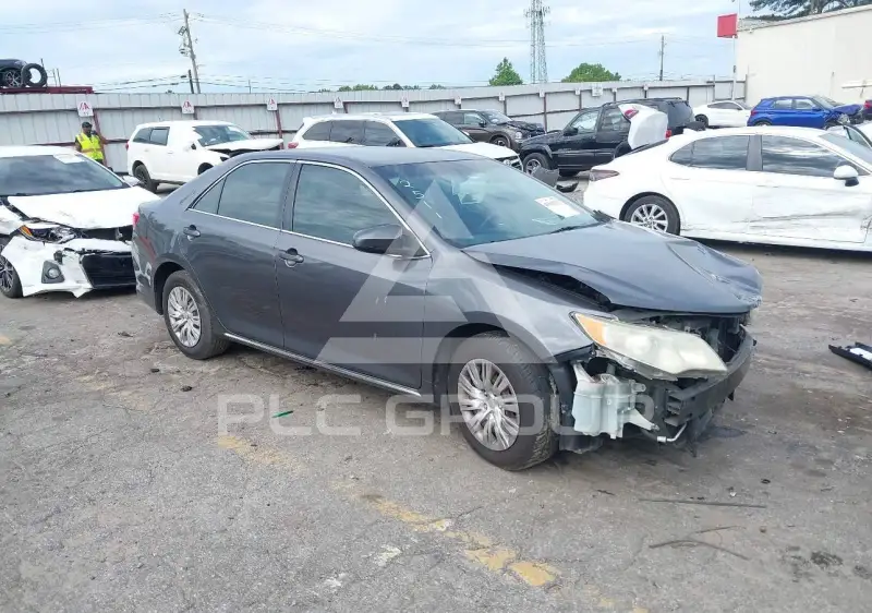 2013 Toyota CAMRY фото