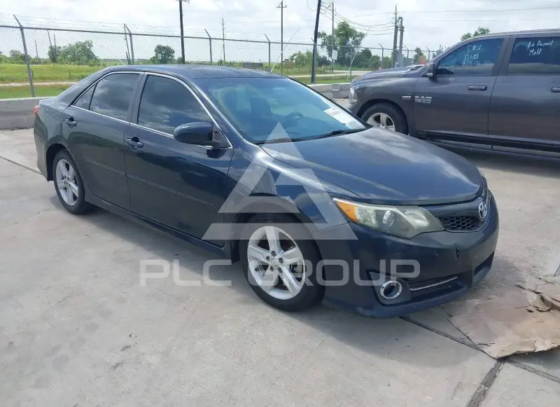 2013 Toyota CAMRY фото