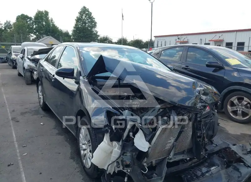 2013 Toyota CAMRY фото