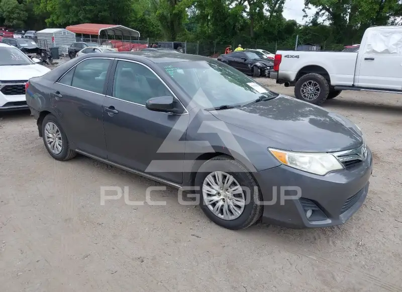 2013 Toyota CAMRY фото