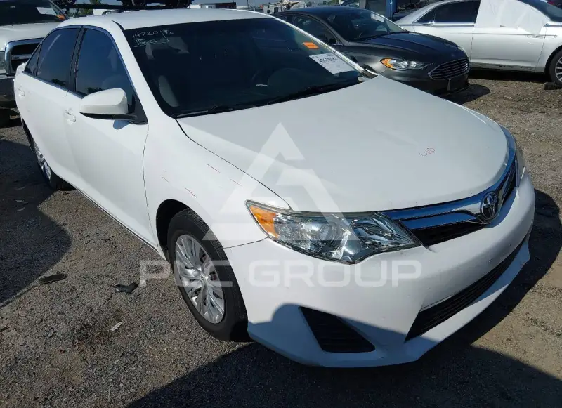 2013 Toyota CAMRY фото