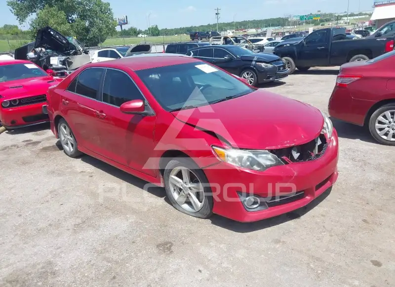 2013 Toyota CAMRY фото