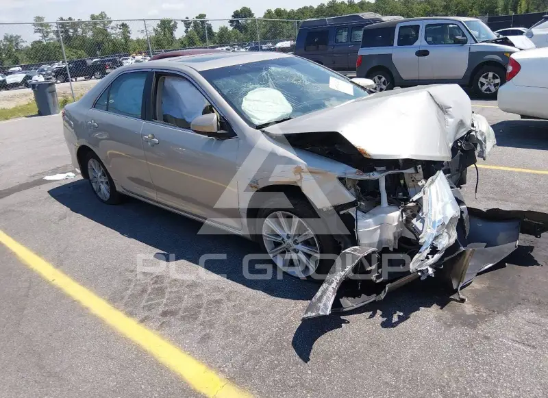 2013 Toyota CAMRY фото
