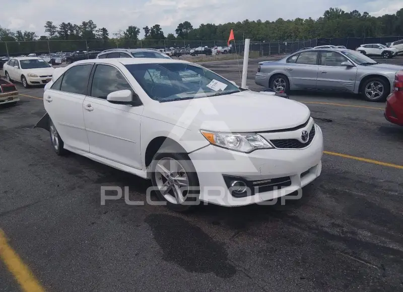 2013 Toyota CAMRY фото