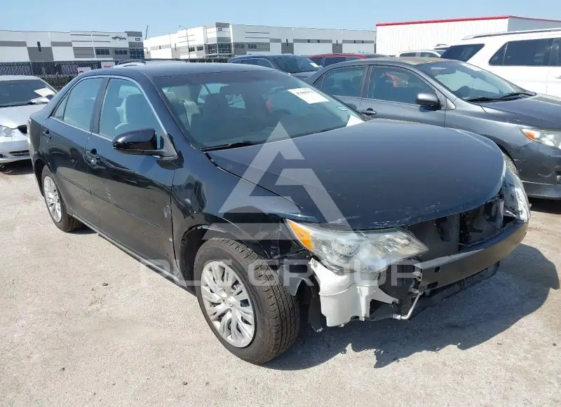2013 Toyota CAMRY фото