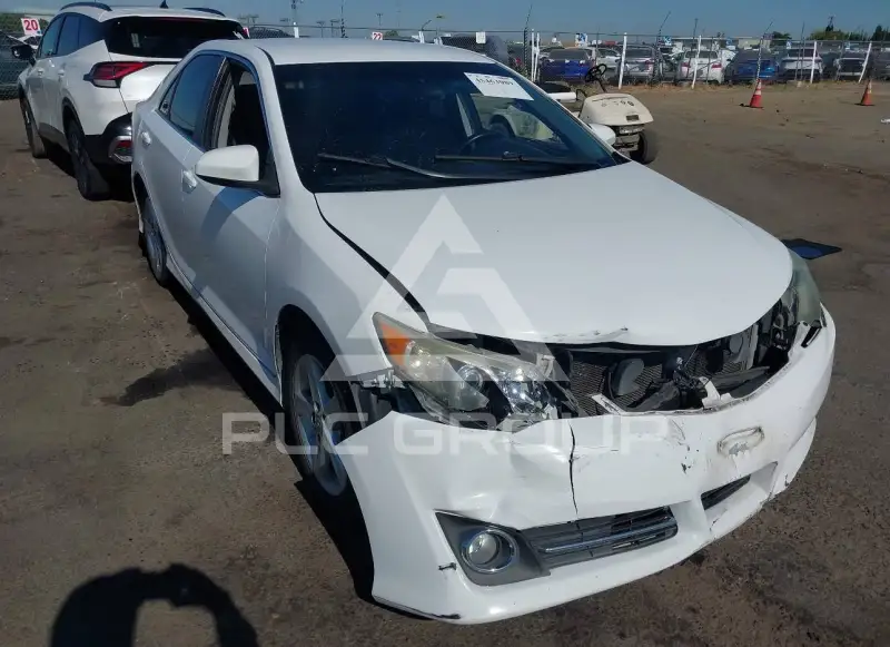 2013 Toyota CAMRY photo