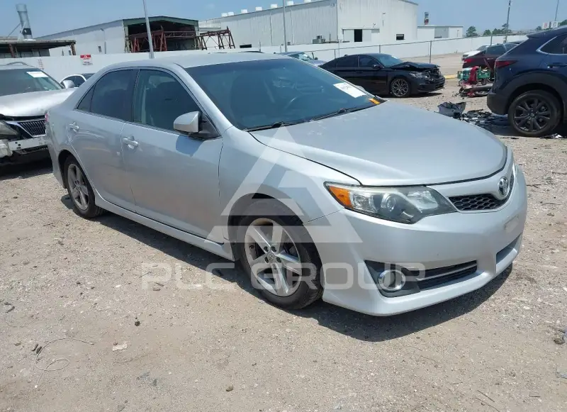 2013 Toyota CAMRY фото