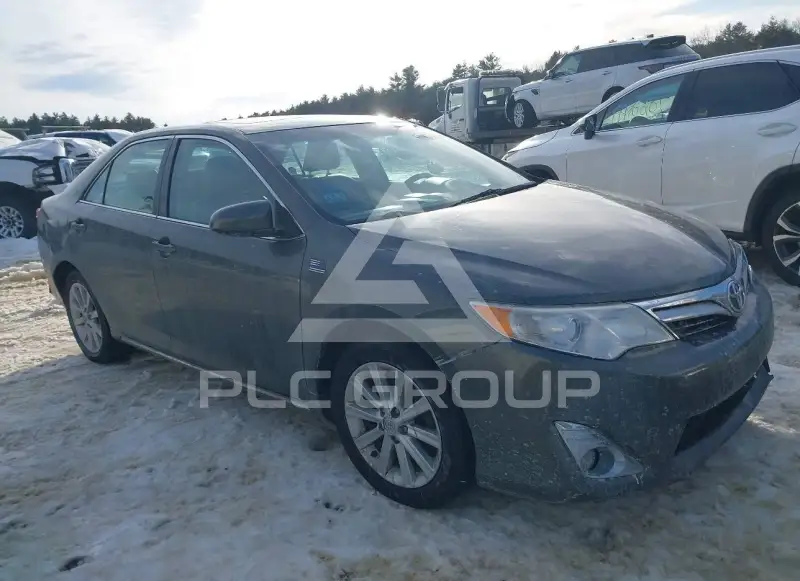 2013 Toyota CAMRY фото