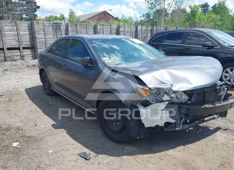 2013 Toyota CAMRY фото