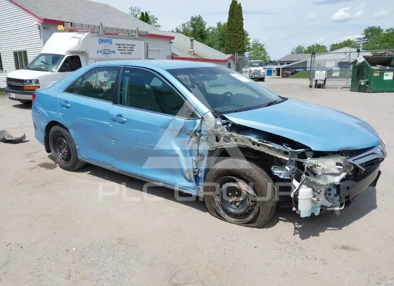 2013 Toyota CAMRY фото