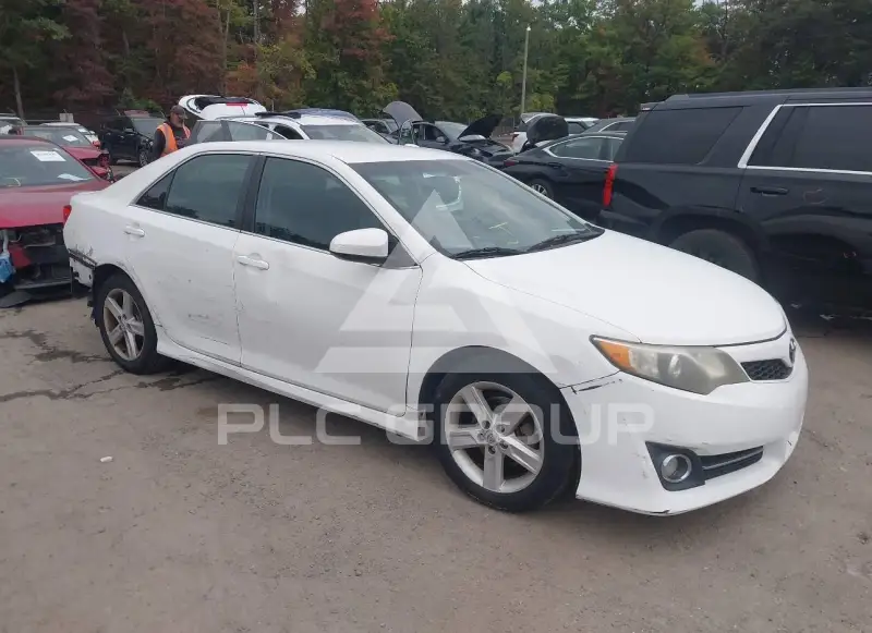 2013 Toyota CAMRY фото