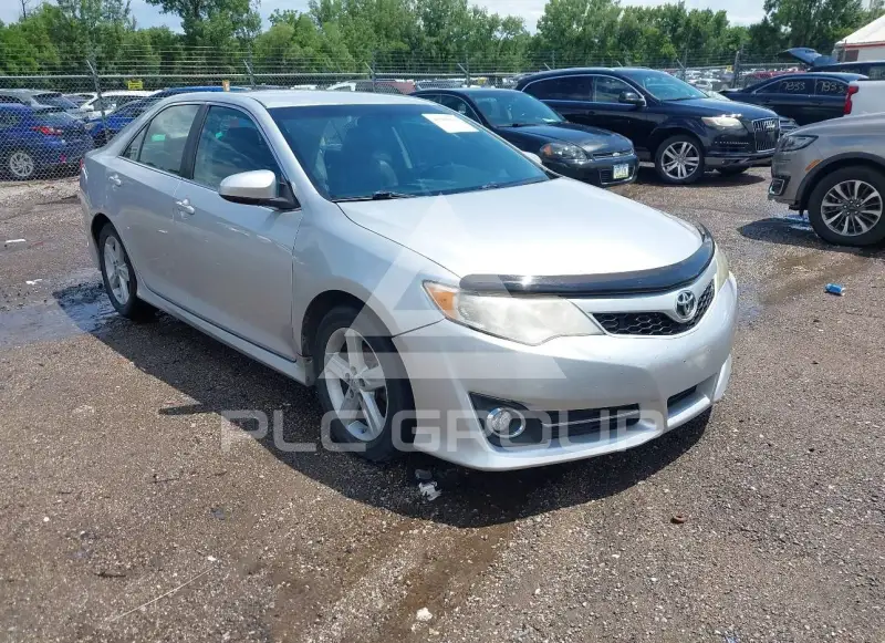 2013 Toyota CAMRY фото