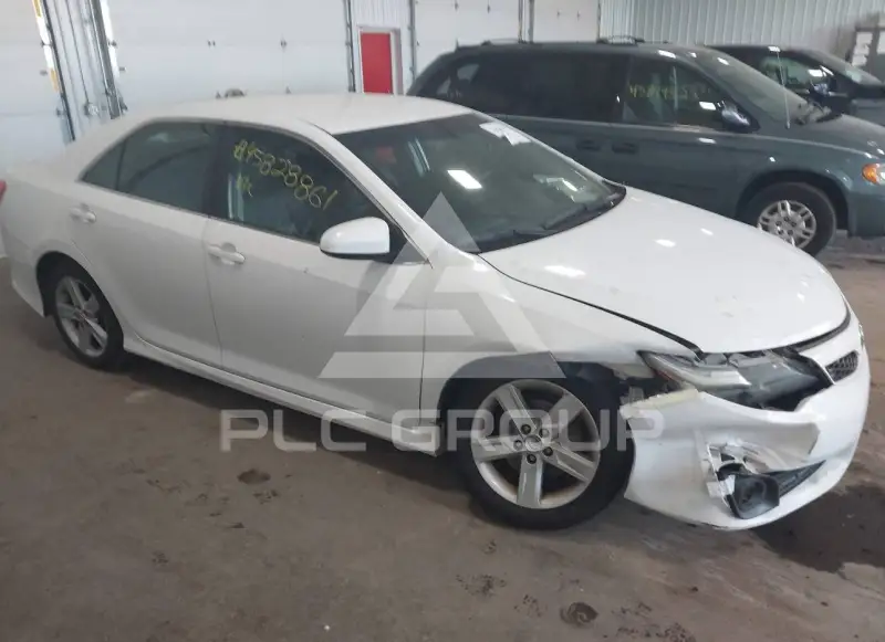2013 Toyota CAMRY фото