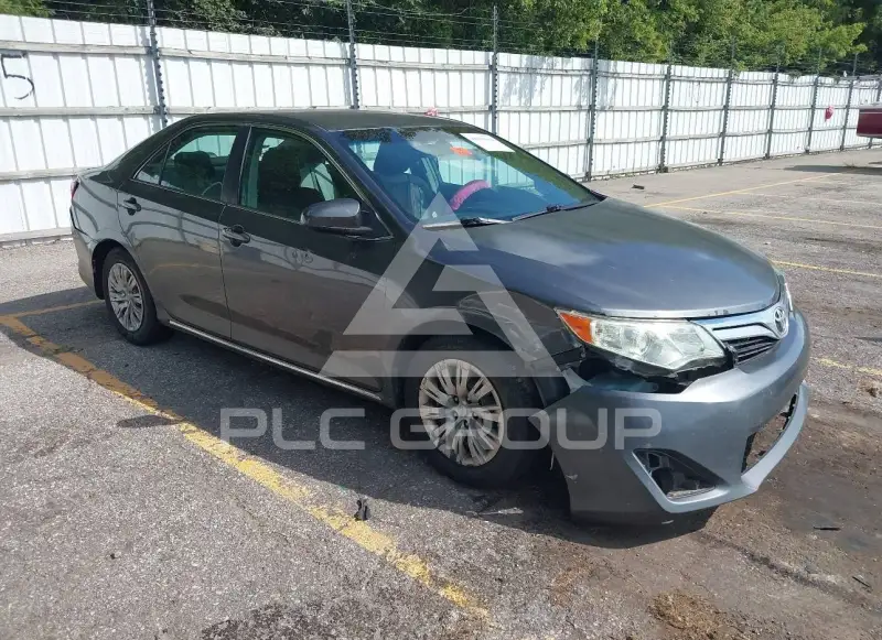 2013 Toyota CAMRY фото