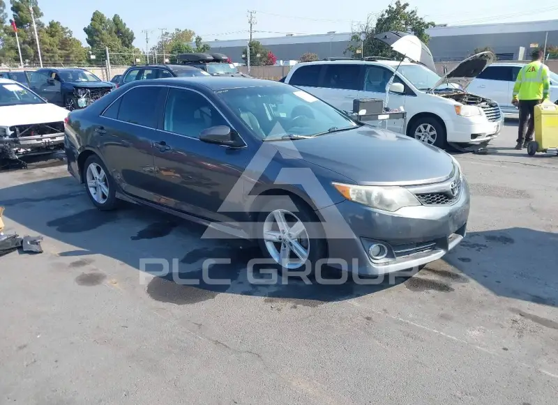 2013 Toyota CAMRY фото