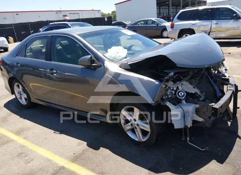 2013 Toyota CAMRY фото