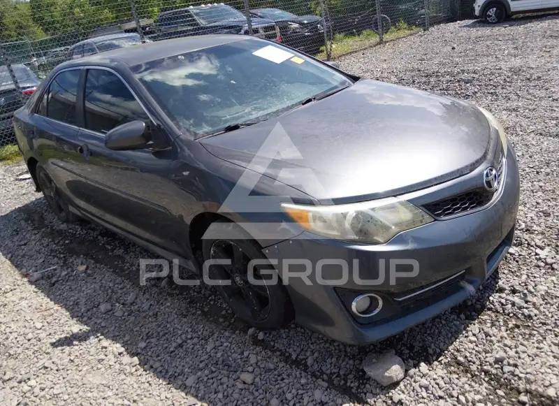 2013 Toyota CAMRY фото