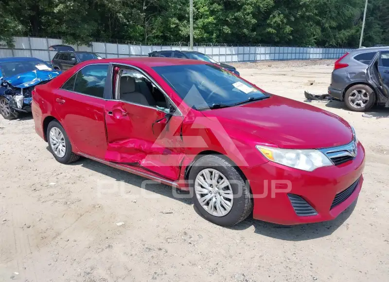 2013 Toyota CAMRY фото