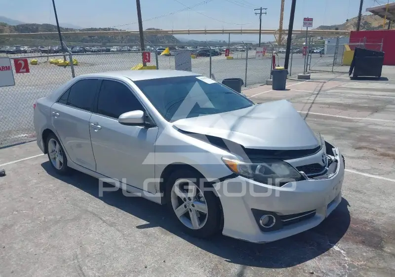 2013 Toyota CAMRY фото