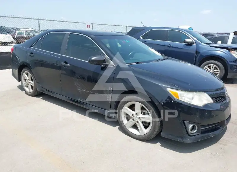 2013 Toyota CAMRY фото