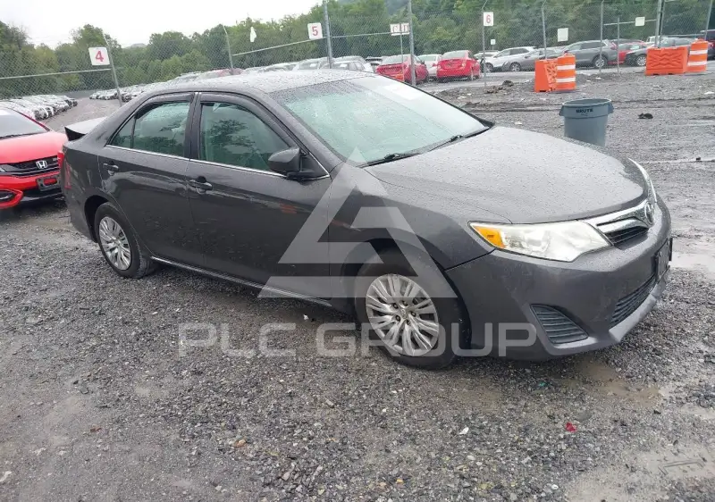 2013 Toyota CAMRY фото